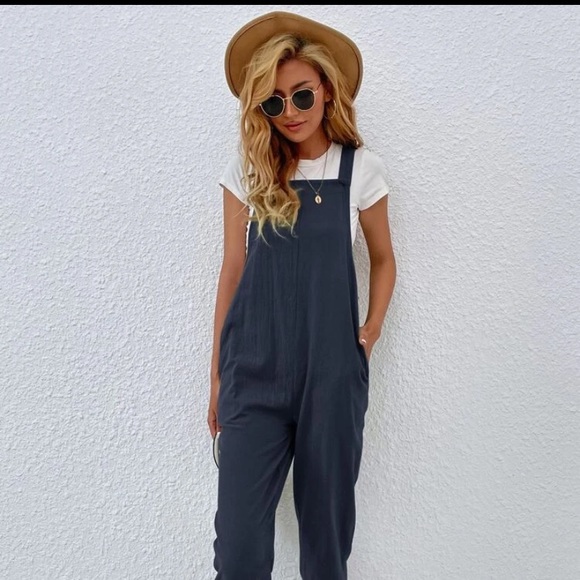 Solid Slant Pocket Overall Jumpsuit - Picture 2 of 6